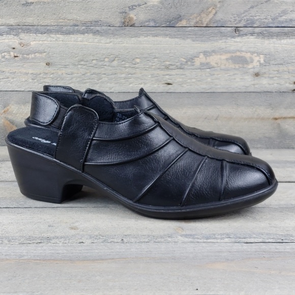 easy street Shoes - Women's Easy Street Slingback Pleated Comfort Shoe